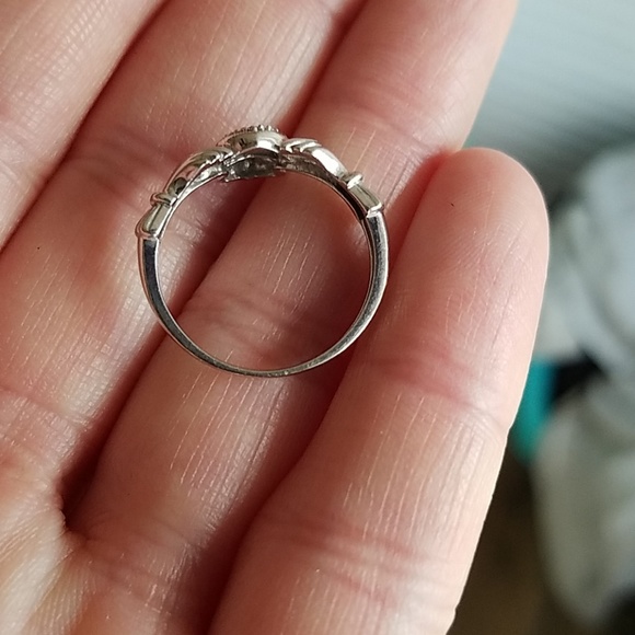 Womens Callaghan Ring - Picture 2 of 4